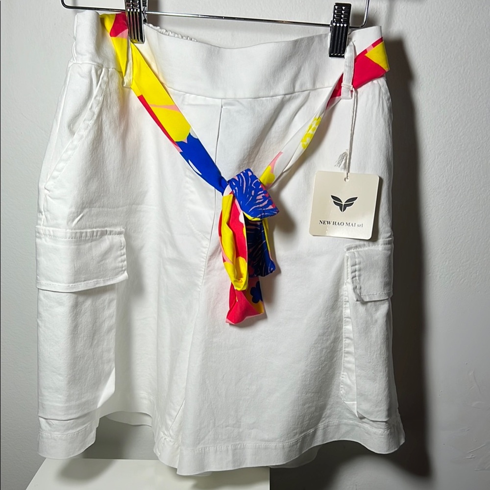 White Shorts with Colorful Scarf Accent Italy New Hao Mai srl L/ XL